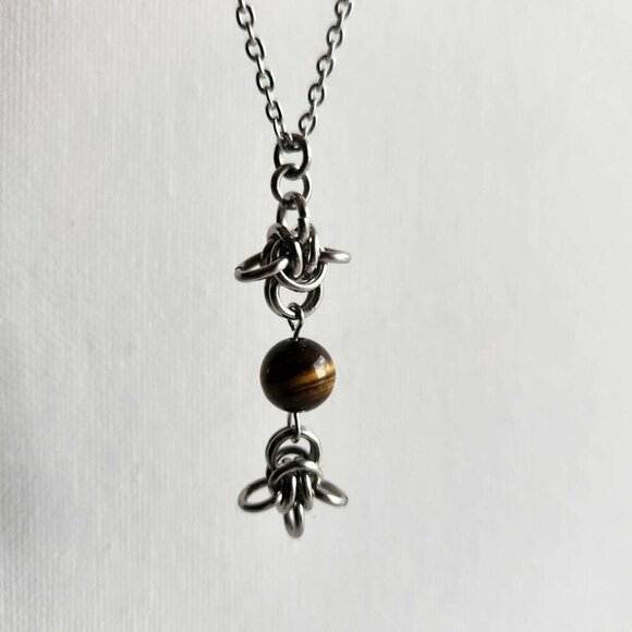Gothic tiger eye chain maile necklace with a small silver chain - Picture 7 of 10
